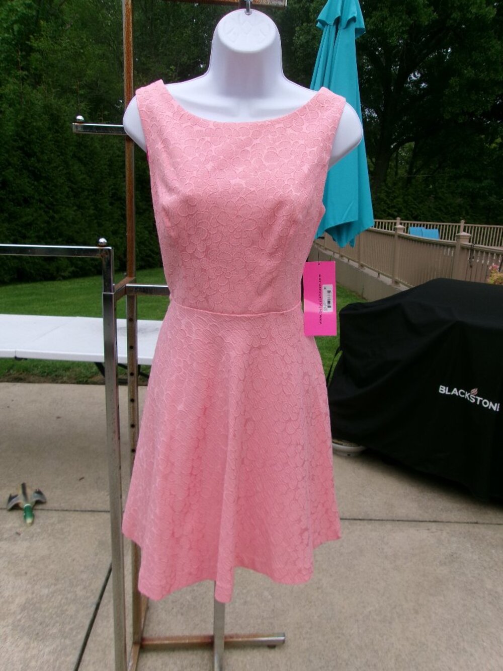 NWT BETSEY JOHNSON VERY CUTE PINK FLOWER PRINT DRESS 6